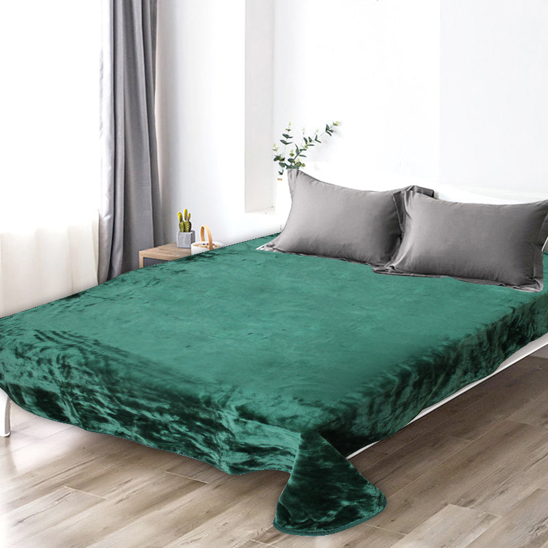 Luxury Forest Green Faux Fur Mink Fleece Throw Blanket – Super Soft, Warm & Cuddly Sofa or Bed Throw